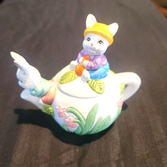 Other - Bunny Rabbit Teapot.